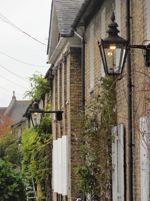 Gas lights at Willow Walk