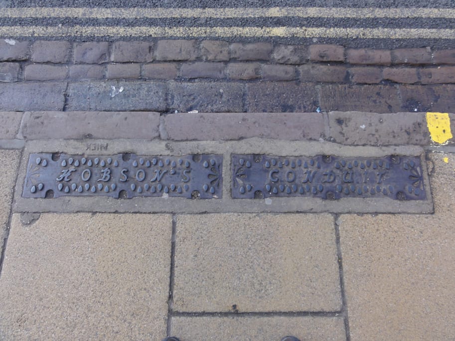Hobson's Conduit, decorative iron covers in St. Andrews Street