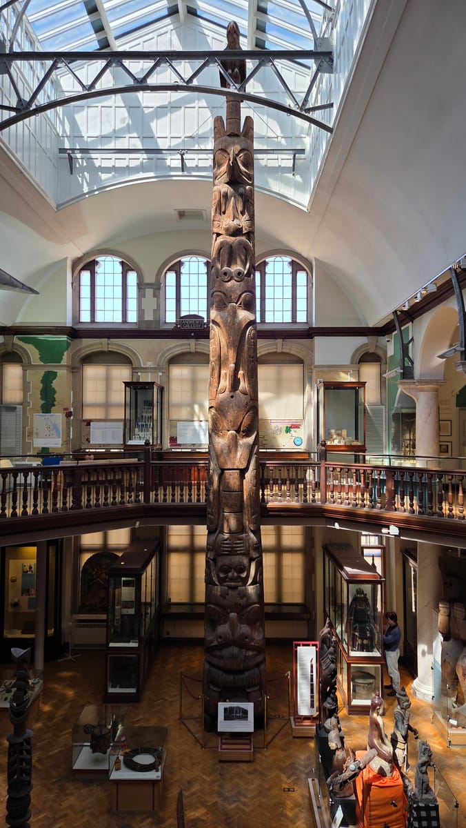 The same pole from the gallery